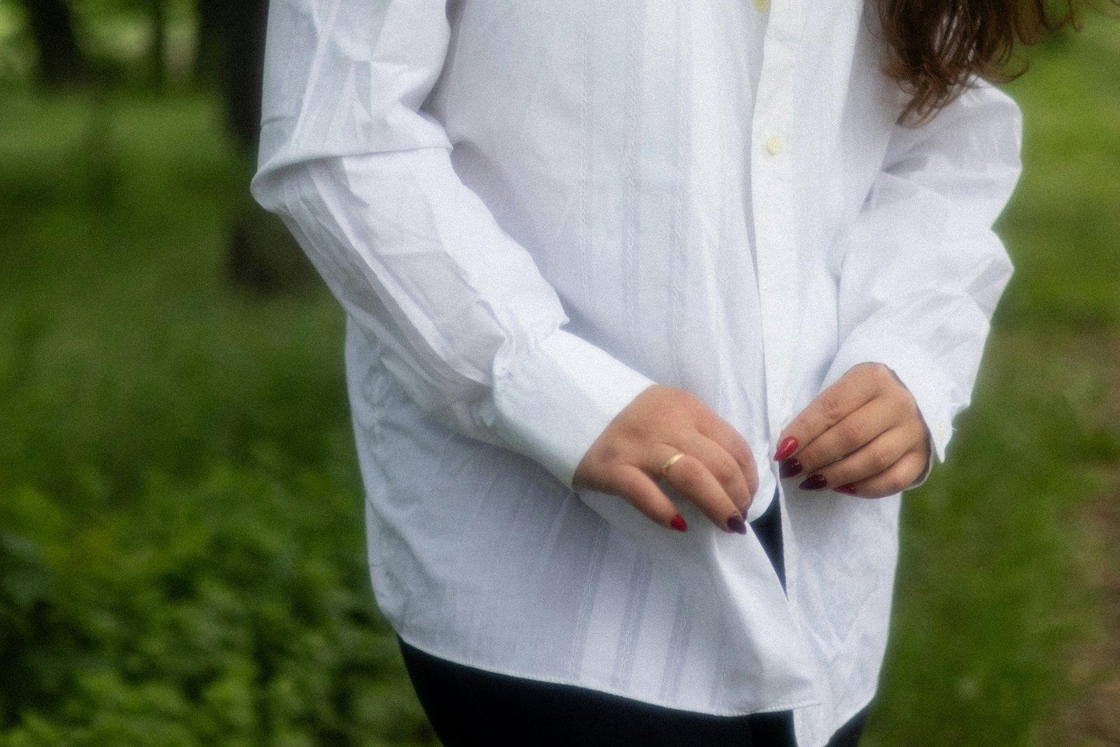 Kleidung mit Fleck im Alltag